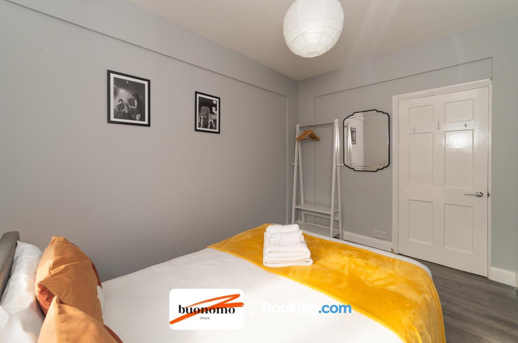 Two Bedroom Apartment By Buonomo Stays Short Lets & Serviced Accommodation With Balcony 伦敦 外观 照片