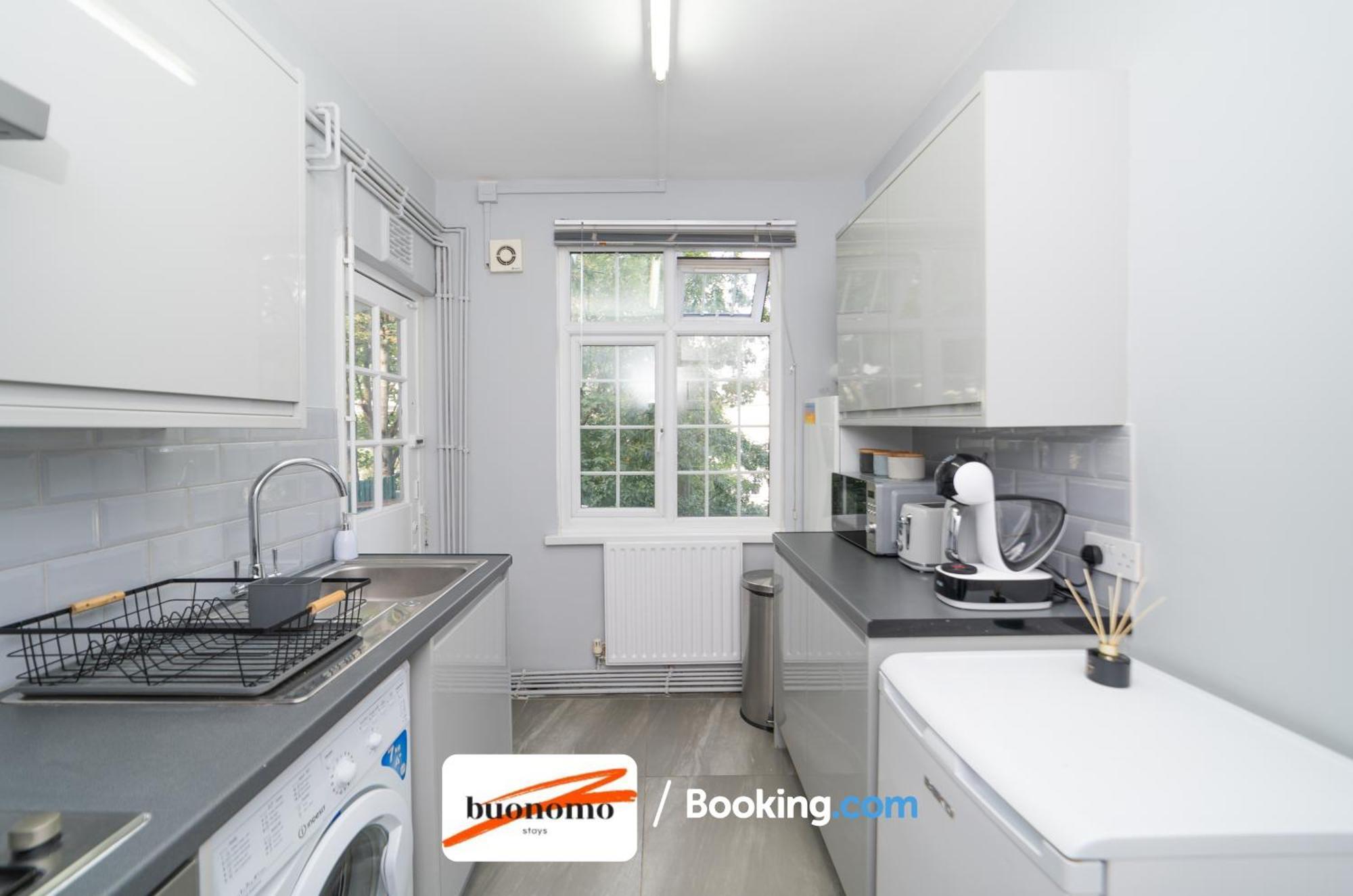 Two Bedroom Apartment By Buonomo Stays Short Lets & Serviced Accommodation With Balcony 伦敦 外观 照片